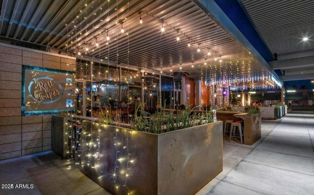 4750 N CENTRAL Avenue L8, Phoenix, AZ 85012