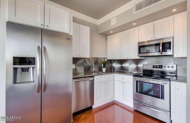 4750 N CENTRAL Avenue L8, Phoenix, AZ 85012