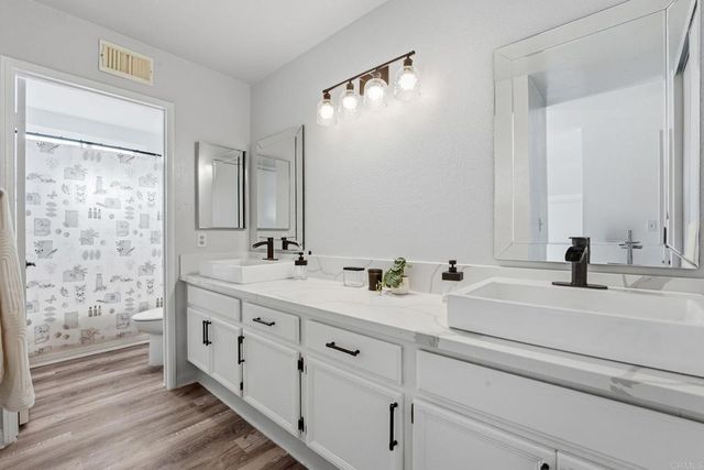 10534 Flora Verda Court, Santee, CA 92071