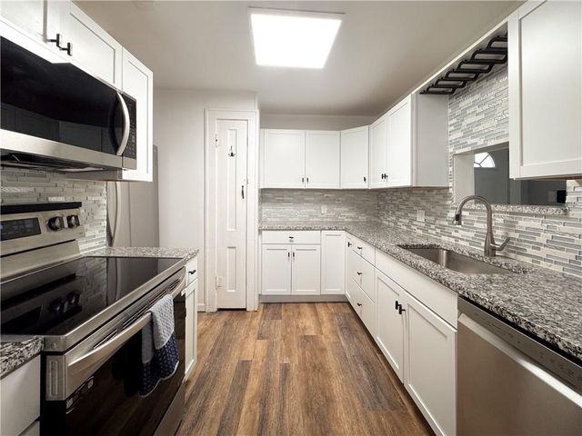 4144 NE Winn Road, Kansas City, MO 64117