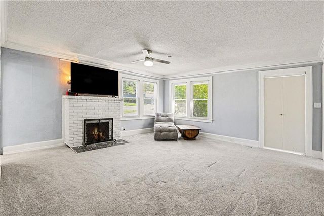 4144 NE Winn Road, Kansas City, MO 64117