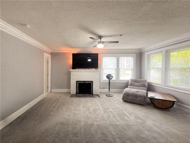 4144 NE Winn Road, Kansas City, MO 64117