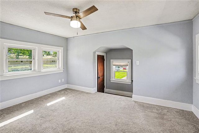 4144 NE Winn Road, Kansas City, MO 64117