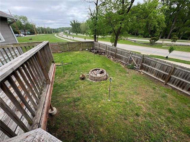 4144 NE Winn Road, Kansas City, MO 64117