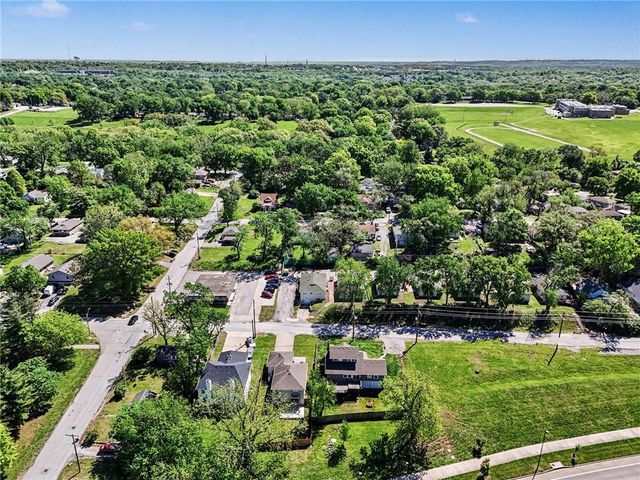 4144 NE Winn Road, Kansas City, MO 64117