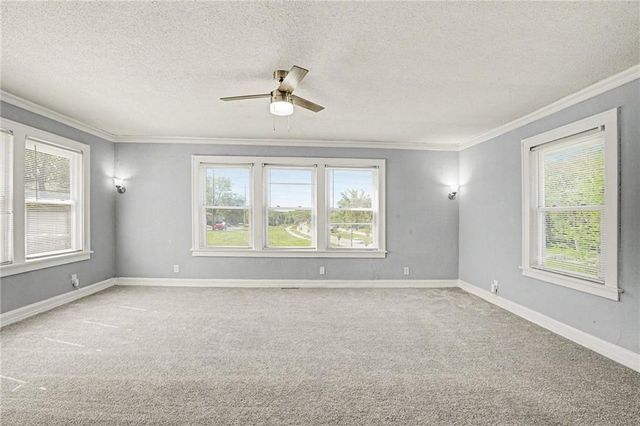 4144 NE Winn Road, Kansas City, MO 64117