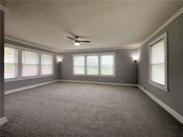 4144 NE Winn Road, Kansas City, MO 64117