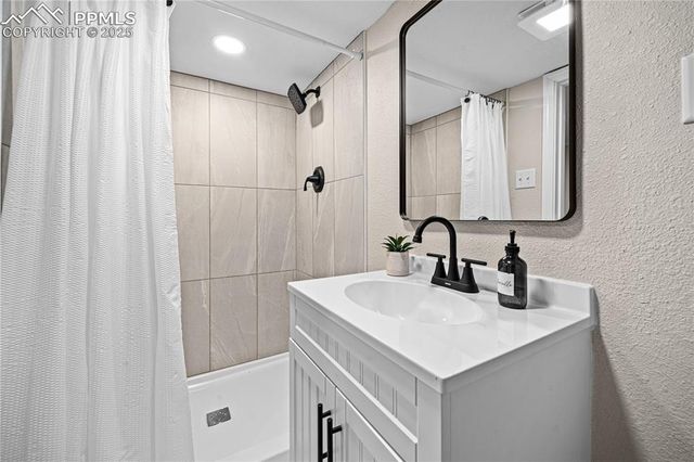 324 W Grant Avenue, Pueblo, CO 81004