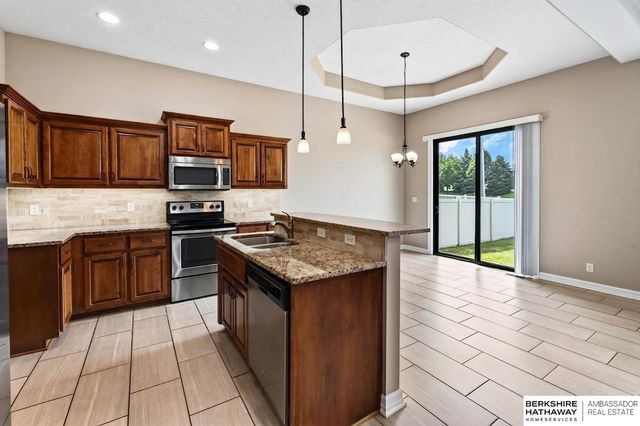 10619 Hillcrest Drive, La Vista, NE 68128