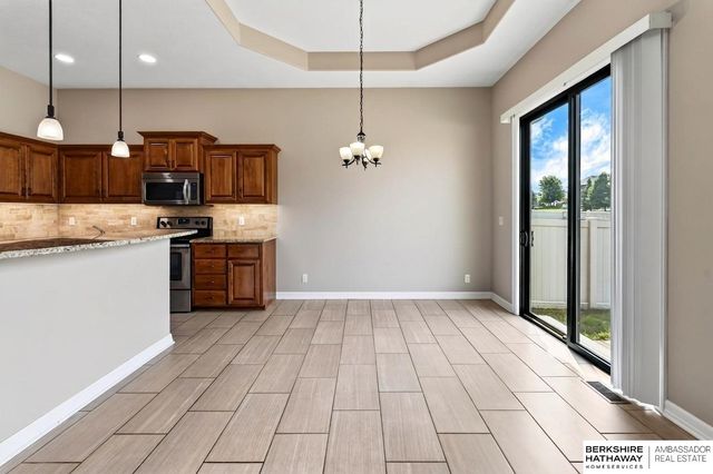 10619 Hillcrest Drive, La Vista, NE 68128