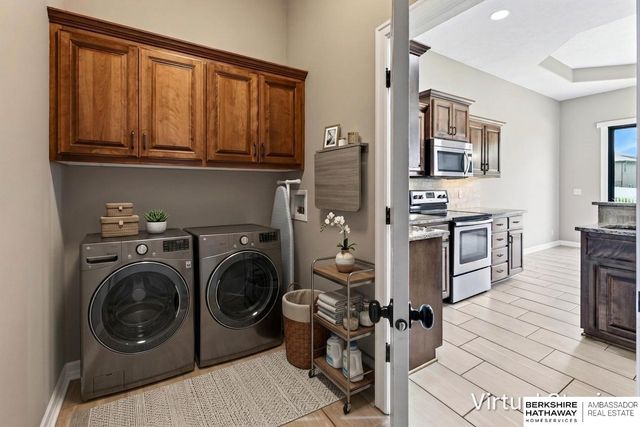10619 Hillcrest Drive, La Vista, NE 68128