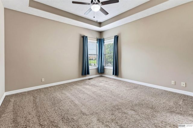 10619 Hillcrest Drive, La Vista, NE 68128