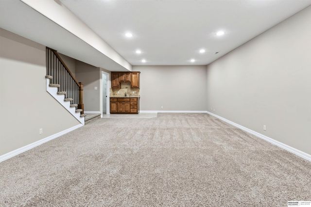10619 Hillcrest Drive, La Vista, NE 68128