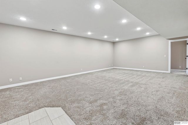 10619 Hillcrest Drive, La Vista, NE 68128