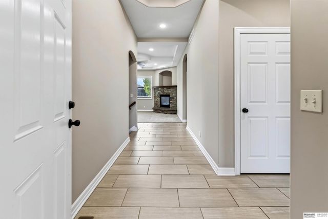 10619 Hillcrest Drive, La Vista, NE 68128