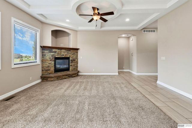 10619 Hillcrest Drive, La Vista, NE 68128