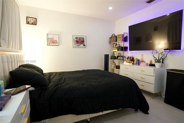 18499 NW 52nd Path, Miami Gardens, FL 33055