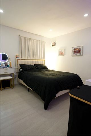 18499 NW 52nd Path, Miami Gardens, FL 33055