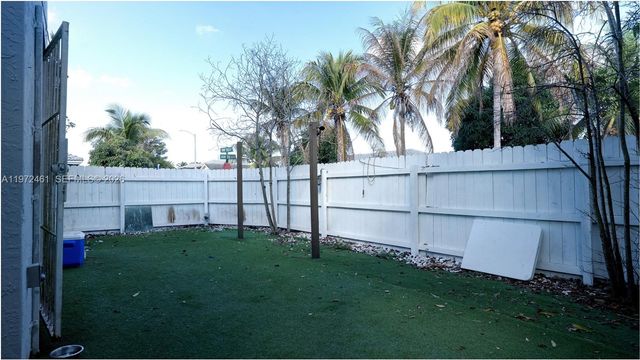 18499 NW 52nd Path, Miami Gardens, FL 33055