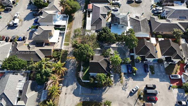 18499 NW 52nd Path, Miami Gardens, FL 33055