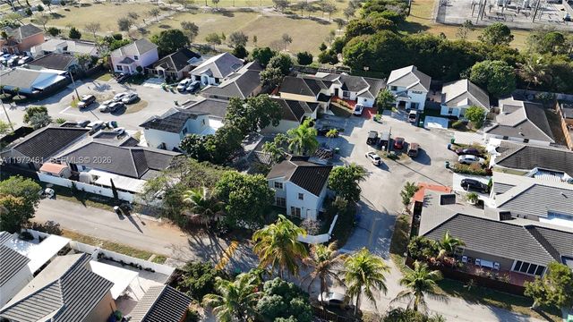 18499 NW 52nd Path, Miami Gardens, FL 33055