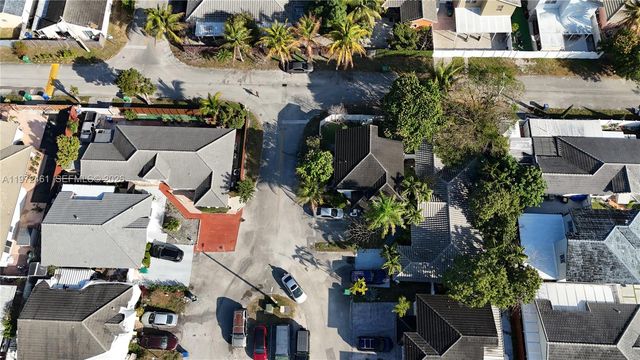 18499 NW 52nd Path, Miami Gardens, FL 33055