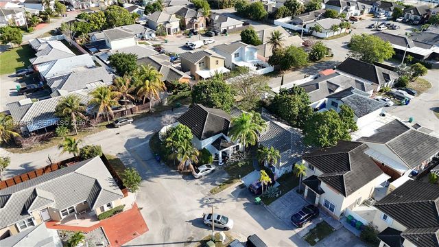 18499 NW 52nd Path, Miami Gardens, FL 33055