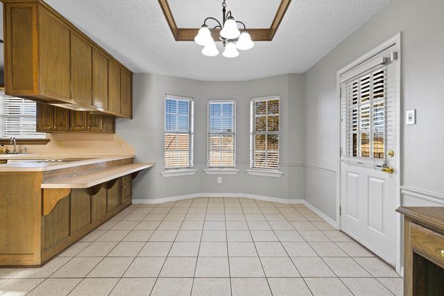 1111 ASHBOURNE LN., Longview, TX 75605