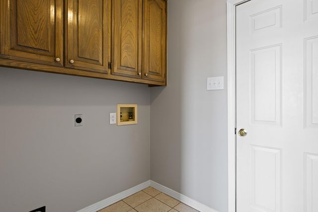 1111 ASHBOURNE LN., Longview, TX 75605