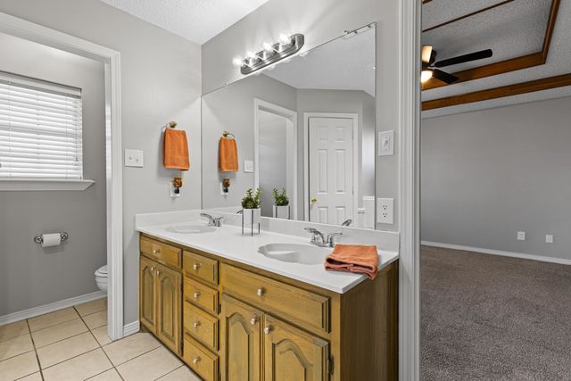 1111 ASHBOURNE LN., Longview, TX 75605