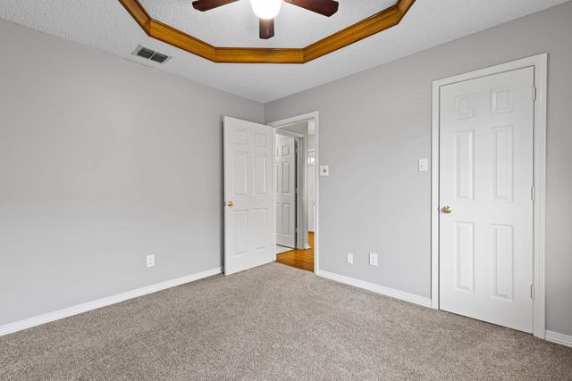 1111 ASHBOURNE LN., Longview, TX 75605