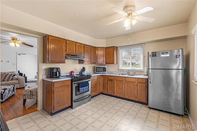 704 Village Square Drive, Hazelwood, MO 63042