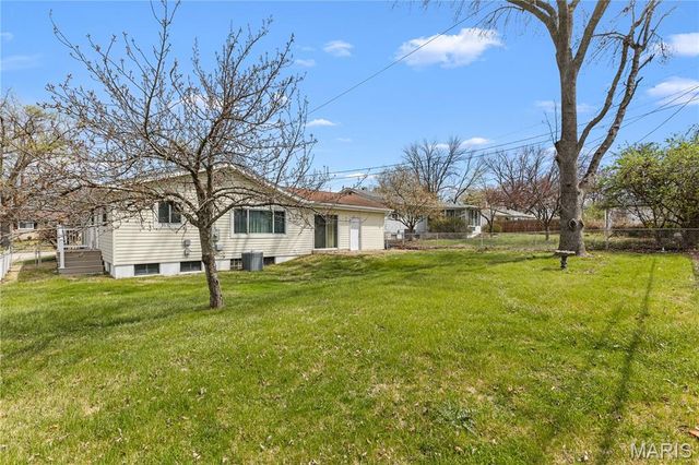 704 Village Square Drive, Hazelwood, MO 63042