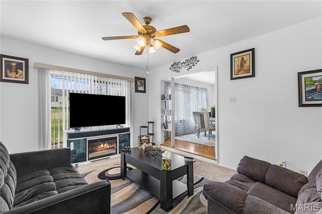 704 Village Square Drive, Hazelwood, MO 63042