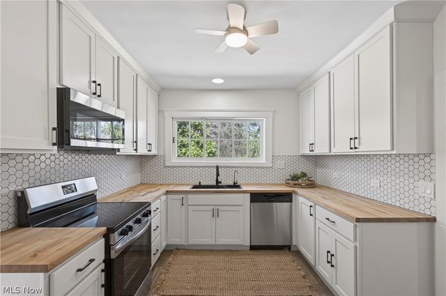 14939 Caves Road, Novelty, OH 44072