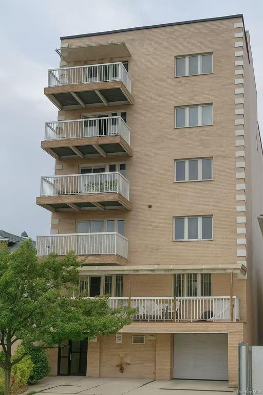 339 Ave P 2B, Brooklyn, NY 11204