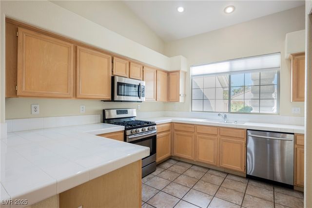 10017 Oak Creek Canyon Avenue, Las Vegas, NV 89147