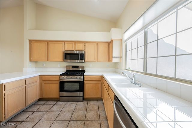 10017 Oak Creek Canyon Avenue, Las Vegas, NV 89147