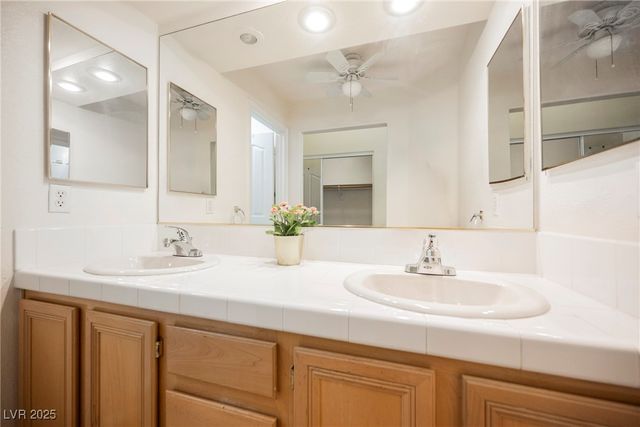 10017 Oak Creek Canyon Avenue, Las Vegas, NV 89147