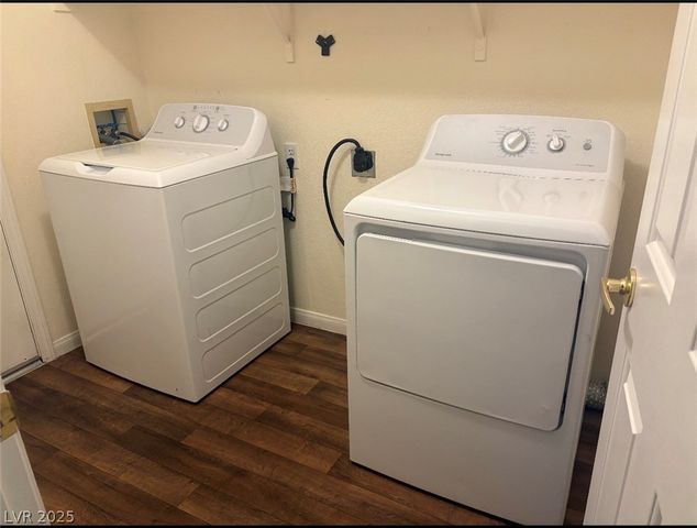 10017 Oak Creek Canyon Avenue, Las Vegas, NV 89147