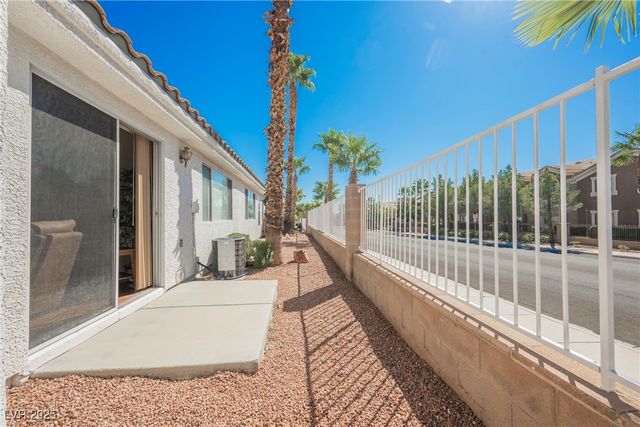 10017 Oak Creek Canyon Avenue, Las Vegas, NV 89147