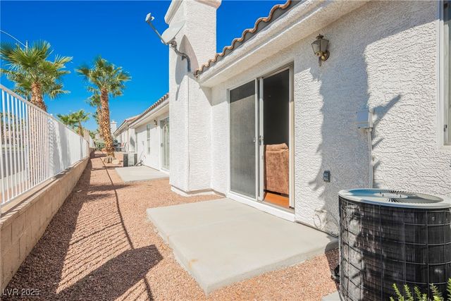 10017 Oak Creek Canyon Avenue, Las Vegas, NV 89147