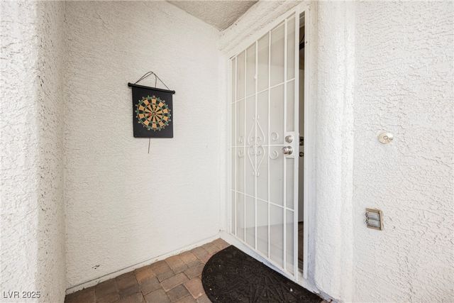 10017 Oak Creek Canyon Avenue, Las Vegas, NV 89147