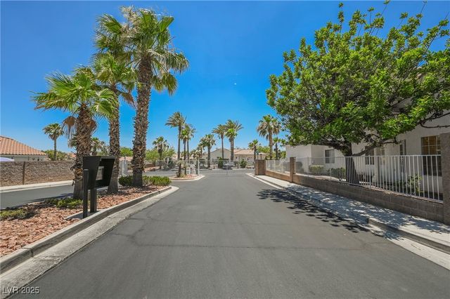 10017 Oak Creek Canyon Avenue, Las Vegas, NV 89147