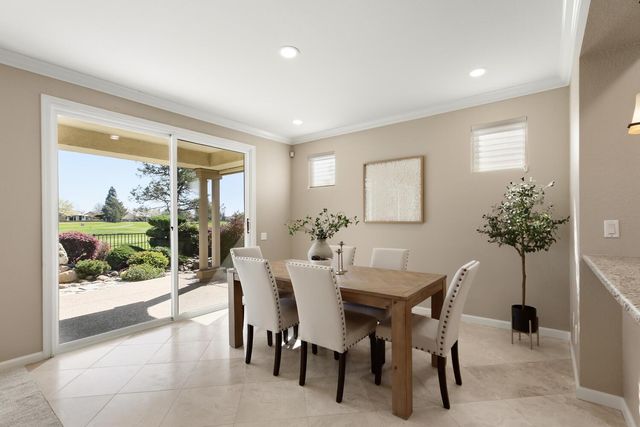 7338 School House Ln, Roseville, CA 95747