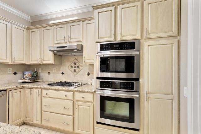 7338 School House Ln, Roseville, CA 95747