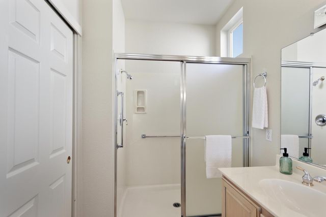 7338 School House Ln, Roseville, CA 95747