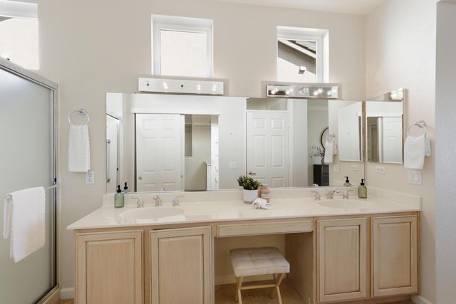 7338 School House Ln, Roseville, CA 95747