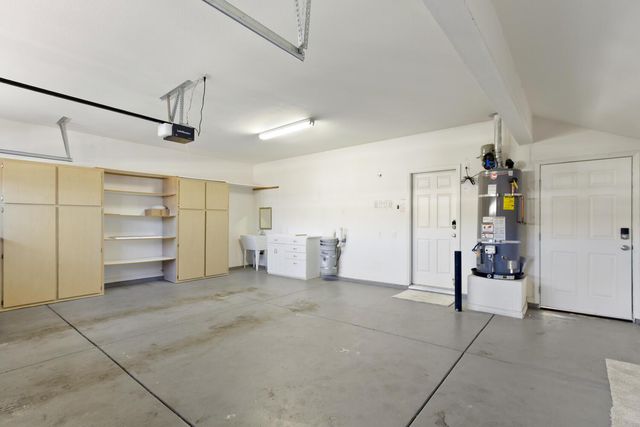 7338 School House Ln, Roseville, CA 95747