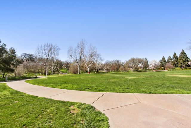 7338 School House Ln, Roseville, CA 95747